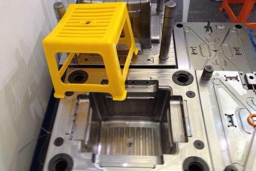 注塑模具加工中模具原理及组成要点有那些呢？